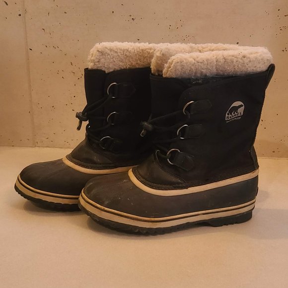 Girl's Sorel Boots, Size 7 - Picture 3 of 8